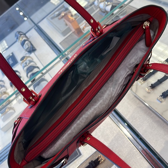 Michael Kors Voyager Small Saffiano Leather Tote Bag
Style# 30H1GV6T4T
NWT Flame - Picture 7 of 16